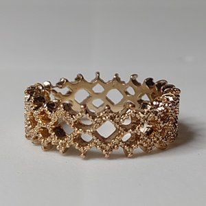 Gold Tone Lightweight Metal Size 9.5 Ring